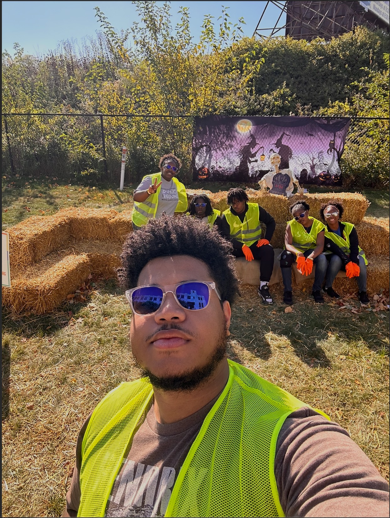 GVSU UBMS Scholars and Staff Volunteering with the Detroit Riverfront Conservancy